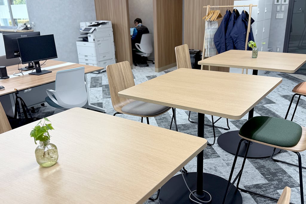 日本絨氈株式会社内観